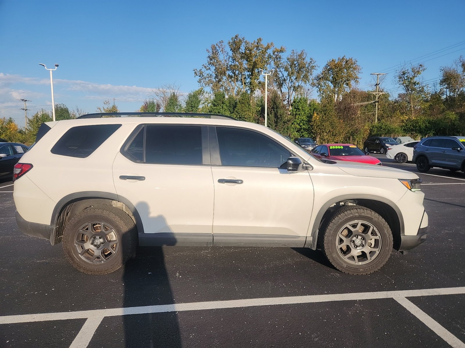 Used 2025 Honda Pilot TrailSport image 6