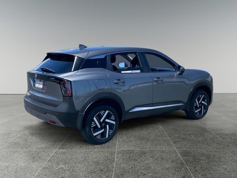 Used 2025 Nissan Kicks SV w/ Illumination Package FWD image 5