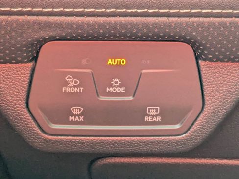 New 2026 Volkswagen Atlas SE image 17