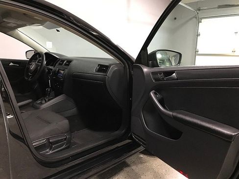 Used 2016 Volkswagen Jetta S image 12
