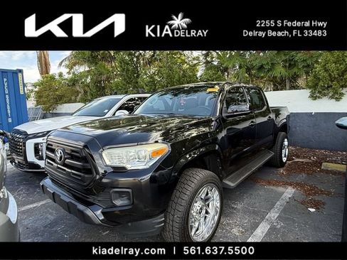 Used 2017 Toyota Tacoma SR RWD image 2