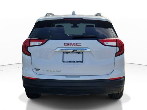 Used 2022 GMC Terrain SLE FWD image 5