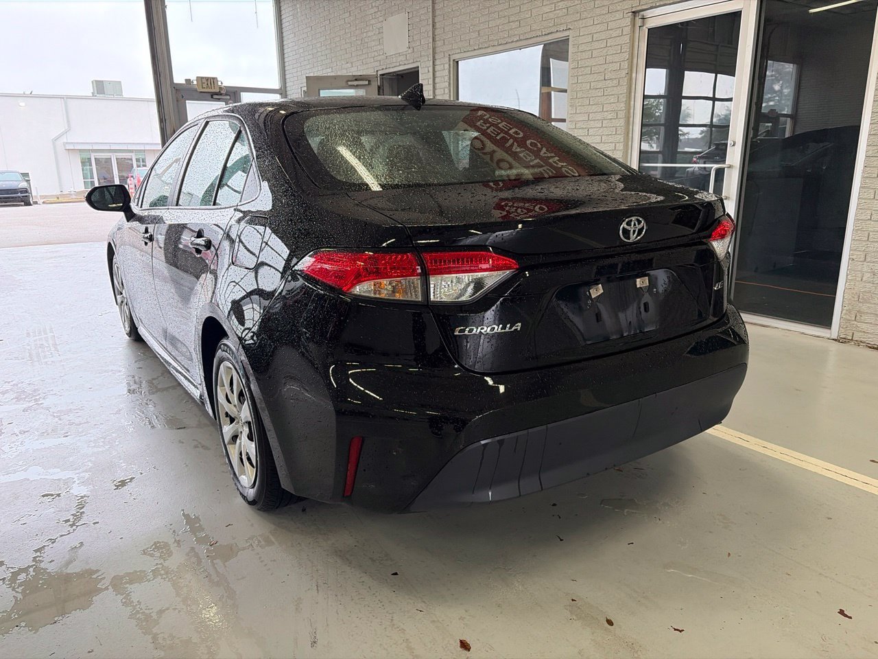 Used 2025 Toyota Corolla LE FWD image 6