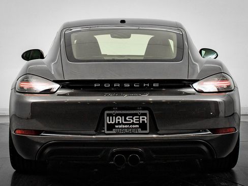 Used 2018 Porsche 718 Cayman S image 5