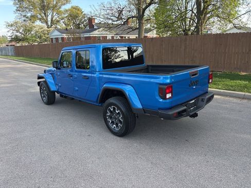 New 2026 Jeep Gladiator Sport AWD/4WD image 3