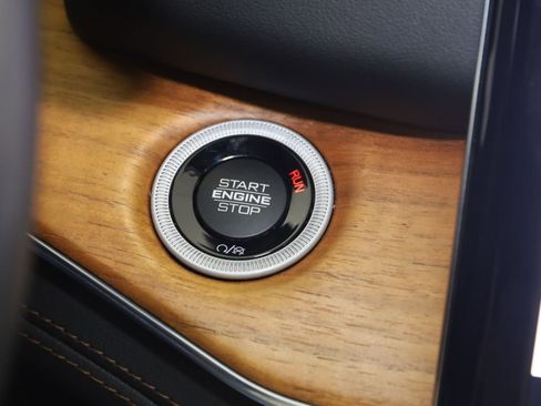 Used 2023 Jeep Grand Cherokee Summit image 38