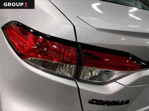 Certified 2025 Toyota Corolla SE image 29