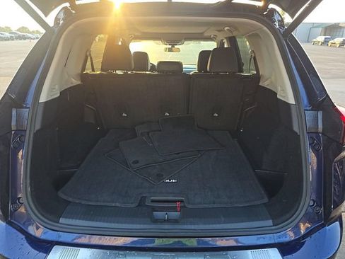 Certified 2025 Nissan Rogue SV w/ SV Premium Package FWD image 4