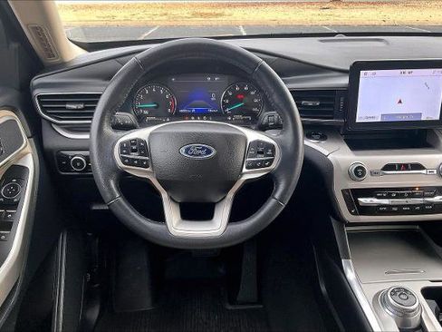 Certified 2023 Ford Explorer XLT w/ Equipment Group 202A image 5