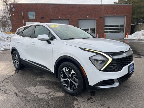 Used 2023 Kia Sportage EX image 6