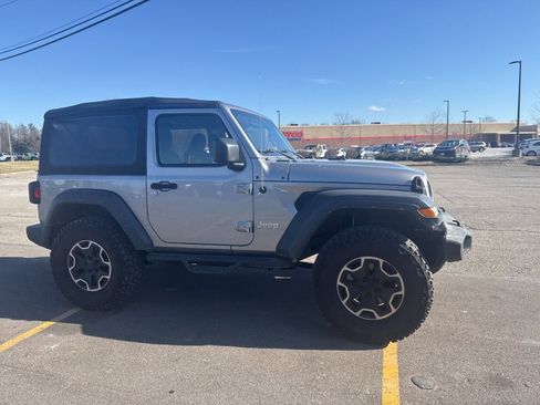 Used 2018 Jeep Wrangler Sport image 24
