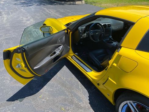 Used 2007 Chevrolet Corvette Z06 w/ Preferred Equipment Group RWD image 10