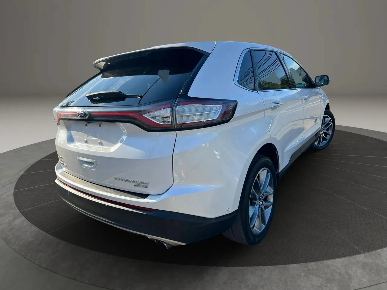 Used 2016 Ford Edge Titanium w/ Equipment Group 302A AWD/4WD image 5