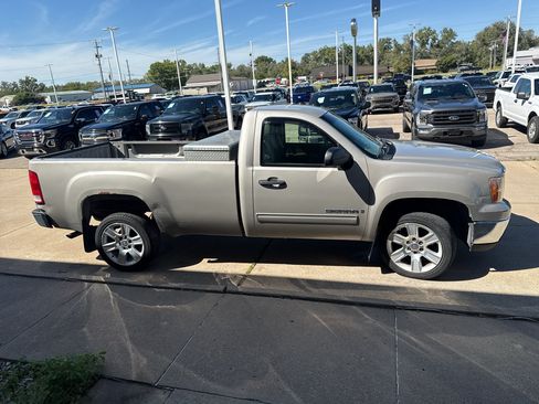 Used 2007 GMC Sierra 1500 SLE RWD image 9