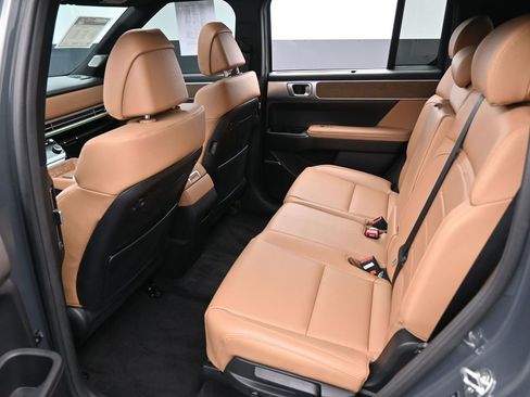 Used 2024 Hyundai Santa Fe Limited FWD image 28