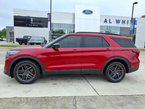Used 2025 Ford Explorer ST w/ Sun And Sound Package RWD image 2