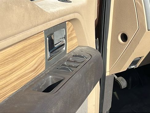 Used 2011 Ford F150 Lariat w/ Lariat Chrome Pkg image 14