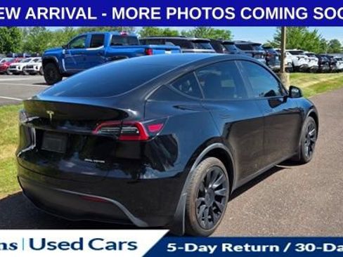 Used 2024 Tesla Model Y Long Range AWD/4WD image 11