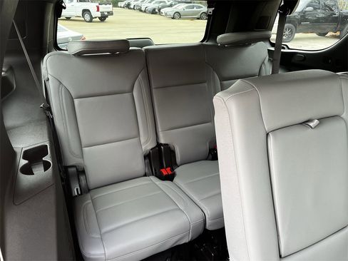 Used 2022 Chevrolet Tahoe Z71 w/ Luxury Package image 27