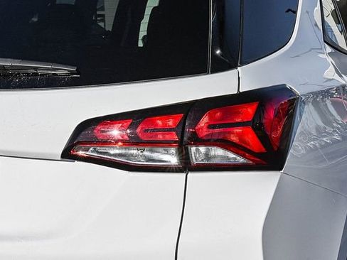 Used 2022 Chevrolet Equinox LS w/ LS Convenience Package FWD image 10