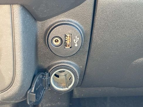 Used 2019 Nissan Frontier PRO-4X AWD/4WD image 31