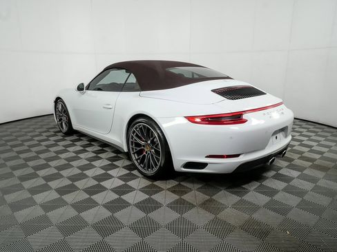 Certified 2018 Porsche 911 Carrera 4S image 3