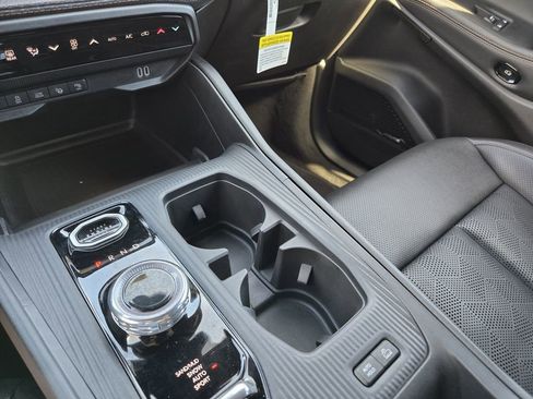 New 2026 Jeep Cherokee Overland w/ Trailer Tow Group AWD/4WD image 13