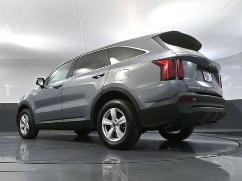 Used 2023 Kia Sorento LX AWD/4WD image 52