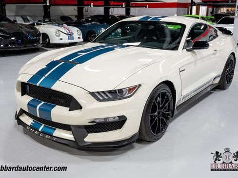 Used 2020 Ford Mustang Shelby GT350 w/ Technology Package RWD image 12