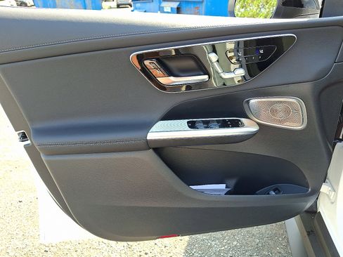 New 2025 Mercedes-Benz GLC 300 4MATIC image 12