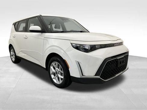 Used 2023 Kia Soul LX w/ LX Technology Package FWD image 8