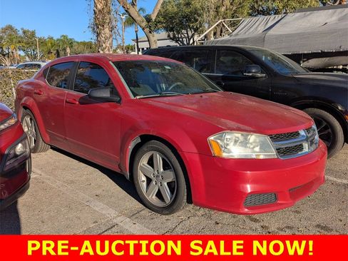 Used 2013 Dodge Avenger SE image 1