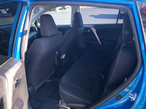 Used 2018 Toyota RAV4 XLE AWD/4WD image 21