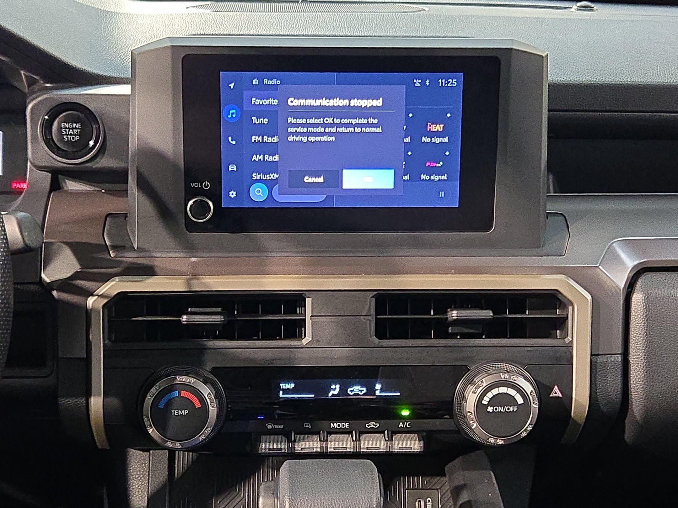 Certified 2025 Toyota Tacoma SR5 AWD/4WD image 16