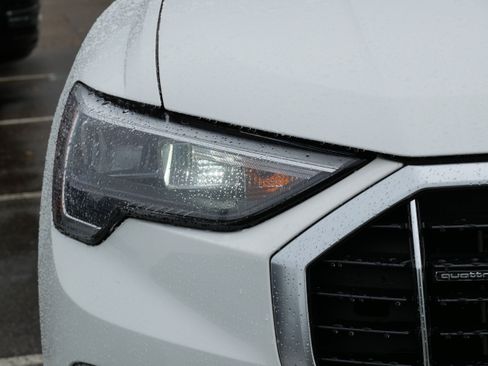 Used 2020 Audi Q3 2.0T Premium AWD/4WD image 9