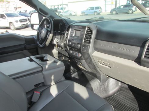 Used 2017 Ford F550 4x4 Regular Cab Super Duty image 20