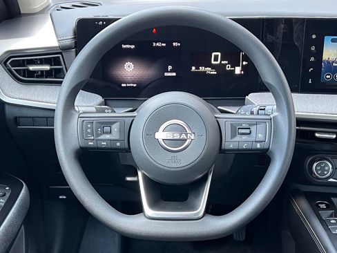 New 2026 Nissan Kicks SV image 25