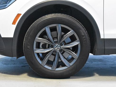 Used 2022 Volkswagen Tiguan SE AWD/4WD image 26