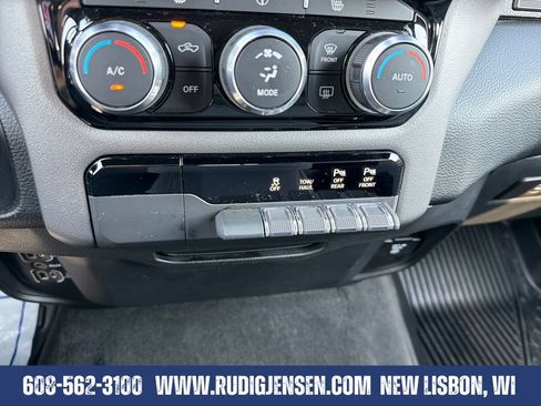 Used 2021 RAM 1500 Big Horn AWD/4WD image 17