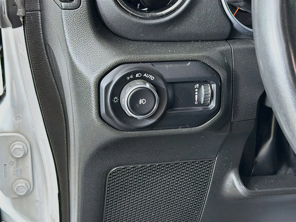 Used 2023 Jeep Wrangler Unlimited Sahara AWD/4WD image 31