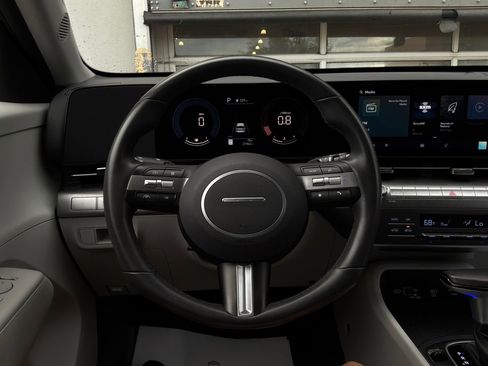 Used 2025 Hyundai Kona SEL FWD image 34