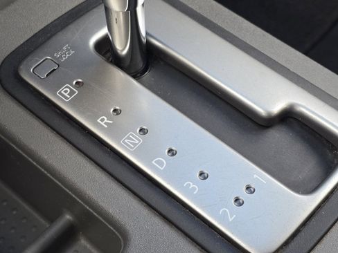 Used 2019 Nissan Frontier SV image 28