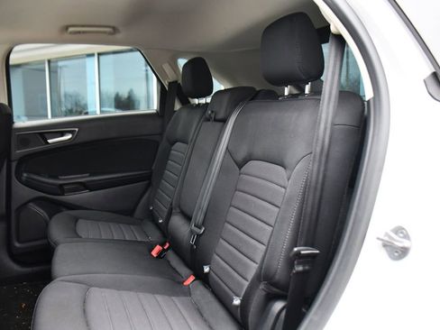 Used 2016 Ford Edge SE image 19