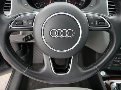 Used 2018 Audi Q3 2.0T Premium Plus AWD/4WD image 25