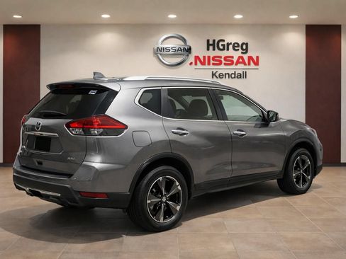 Used 2024 Nissan Rogue SV w/ SV Premium Package FWD image 2