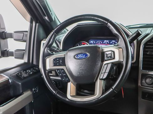 Used 2022 Ford F250 Lariat w/ Black Appearance Package image 13