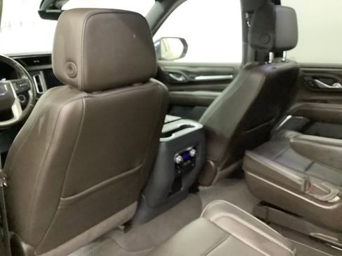 Used 2022 GMC Yukon XL Denali w/ Denali Premium Package AWD/4WD image 8