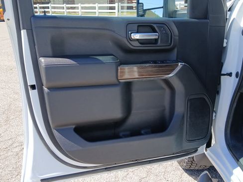 Used 2020 Chevrolet Silverado 2500 LT AWD/4WD image 16