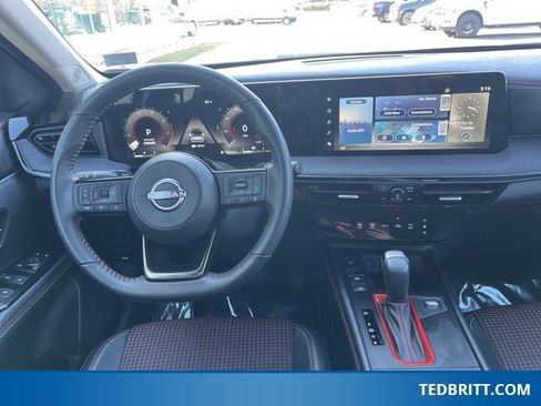 Used 2025 Nissan Kicks SR image 17