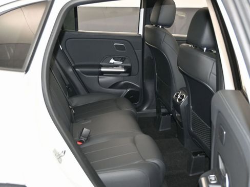 Used 2024 Mercedes-Benz GLA 250 4MATIC image 37